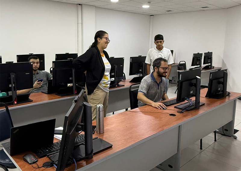 Laboratorio de cómputo universitario