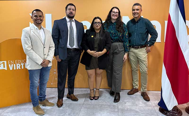 Sesión académica sobre inteligencia artificial aplicada a la educación