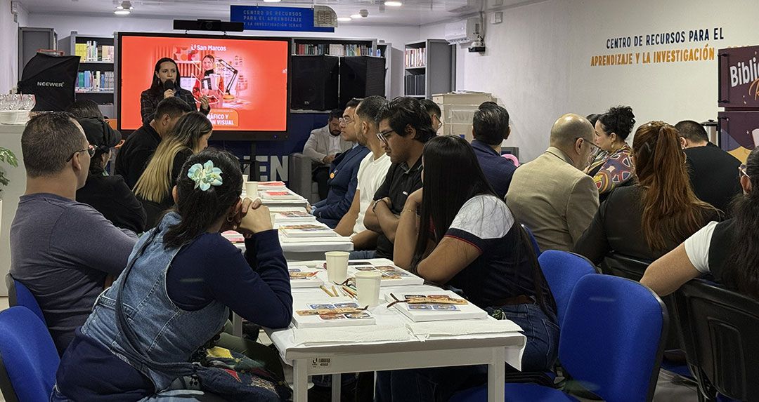 Equipo interdisciplinario en mesas de trabajo